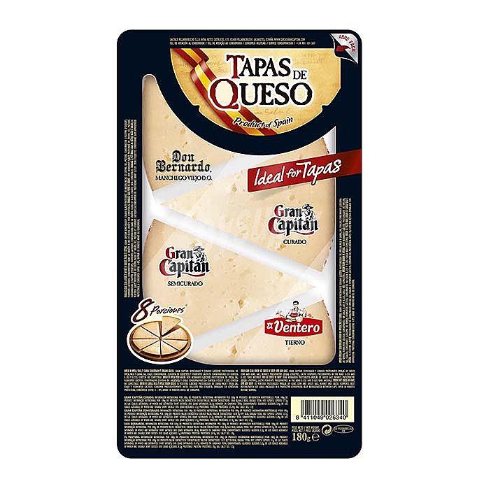 Surtido de quesos en porciones tapas de queso