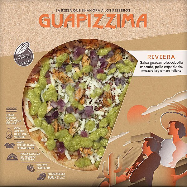 Pizza riviera con salsa guacamole, cebolla morada, pollo especiado, mozzarella y tomate italiano