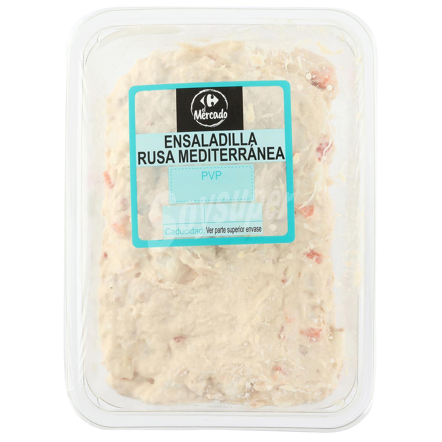 Ensaladilla rusa con huevo y aceitunas