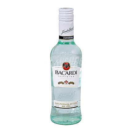 Ron Bacardí superior blanco