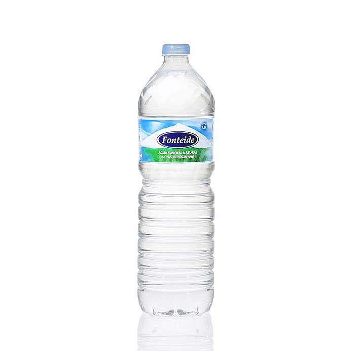 Agua mineral natural