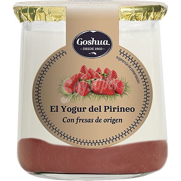 Yogur con fresas con leche fresca del pirineo