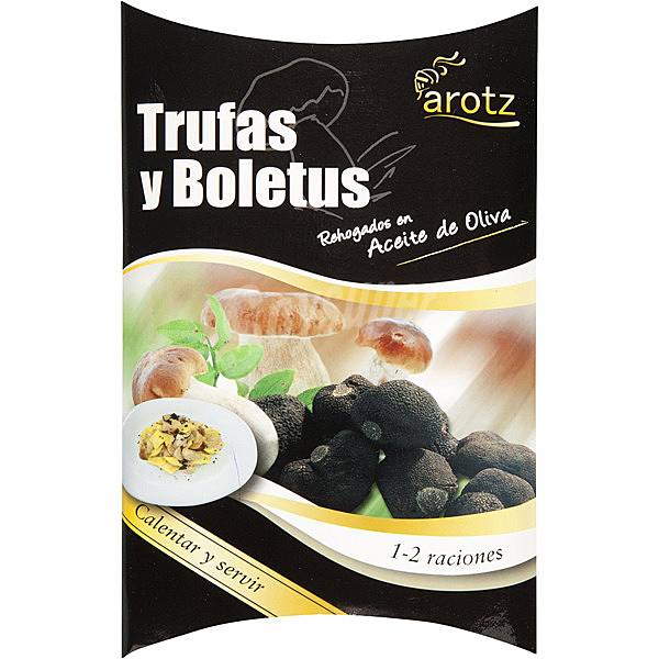 Trufas y boletus rehogados en aceite de oliva calentar y servir