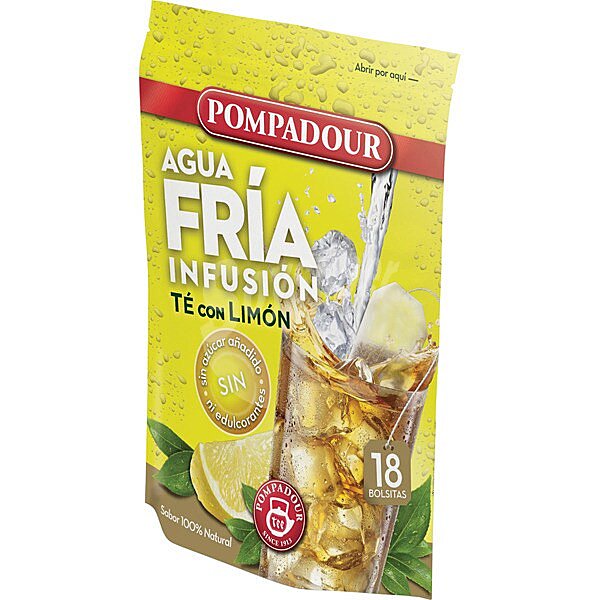 Infusión de té con limón agua fría