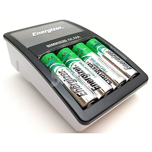 Cargador para pilas del tipo aa/aaa + 4 pilas del tipo AA con carga de 2000mAh energizer Maxi